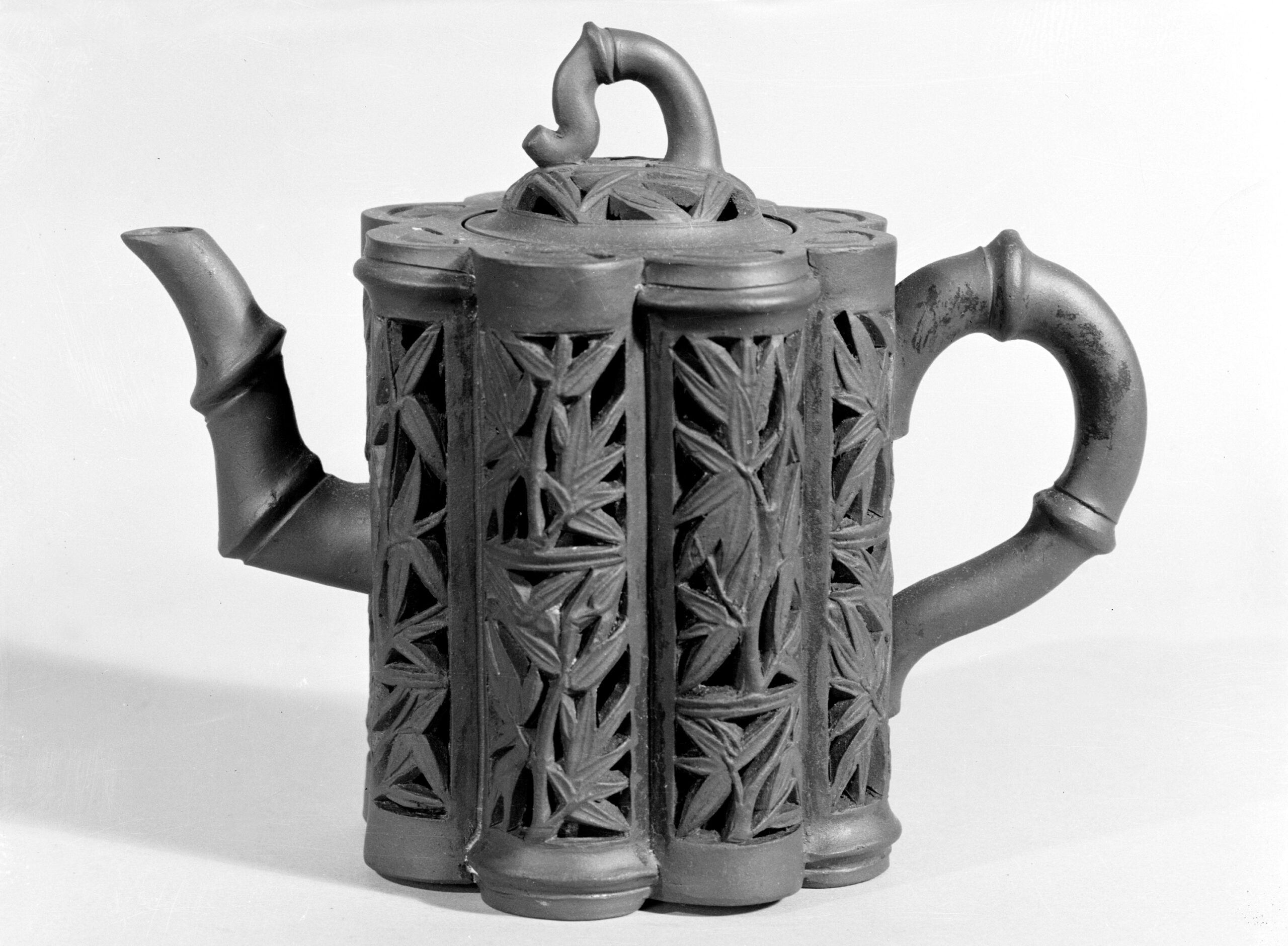 Nineteenth-century Yixing clay teapot in the Metropolitan Museum of Art collection